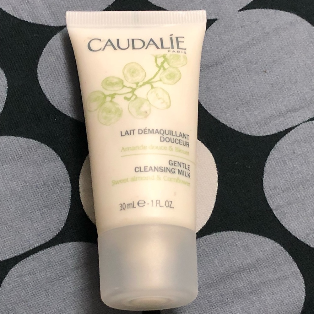 Caudalie cleansing milk